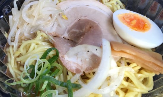 夏を先取り！セブンの「冷たい牛骨醤油ラーメン」でシャキッとひんやり気分