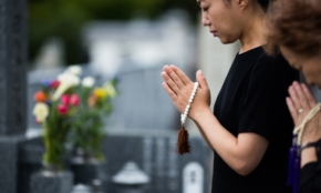 仏教界の革命児が語る、遺族に寄り添う「オーダーメイド葬儀」とは
