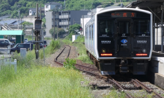 非電化区間にも進出「JR九州」蓄電池電車・DENCHAの乗り心地は？