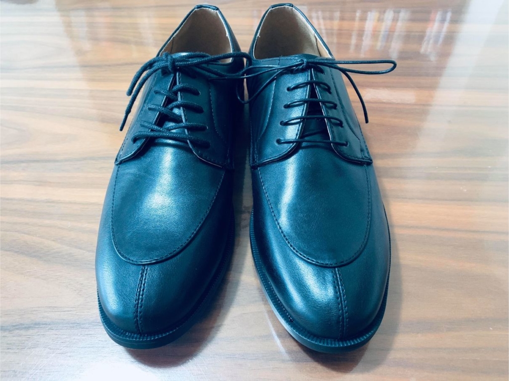 GUの2900円・合成皮革靴、仕事ではいて大丈夫かプロが検証