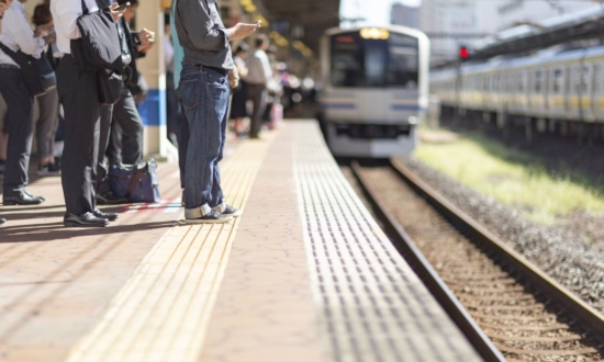 駅のホームから無意識に飛び降りそうに…ブラック企業社員のリアル