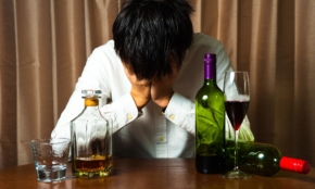 コロナ下で酒の量が増えた…依存症にならない“適正飲酒”を専門家に聞く