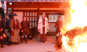 経営者もこぞって着ける！宝くじ当せんの祈願殺到の金運神社で祈祷したブレスレットで金運を