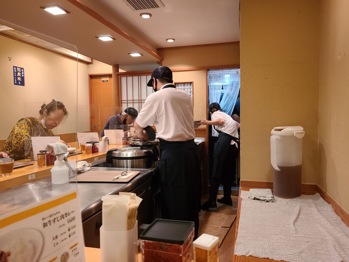 カレー屋ドムドム