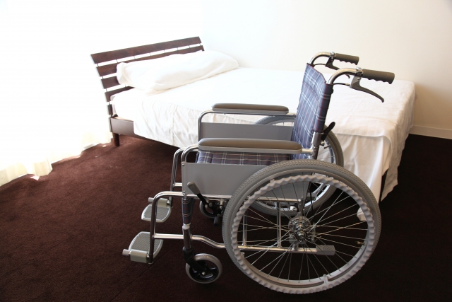 病院　車椅子