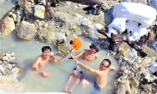 ソロキャンプの次のブーム「野湯」。マニアが語る危険でもやめられない魅力