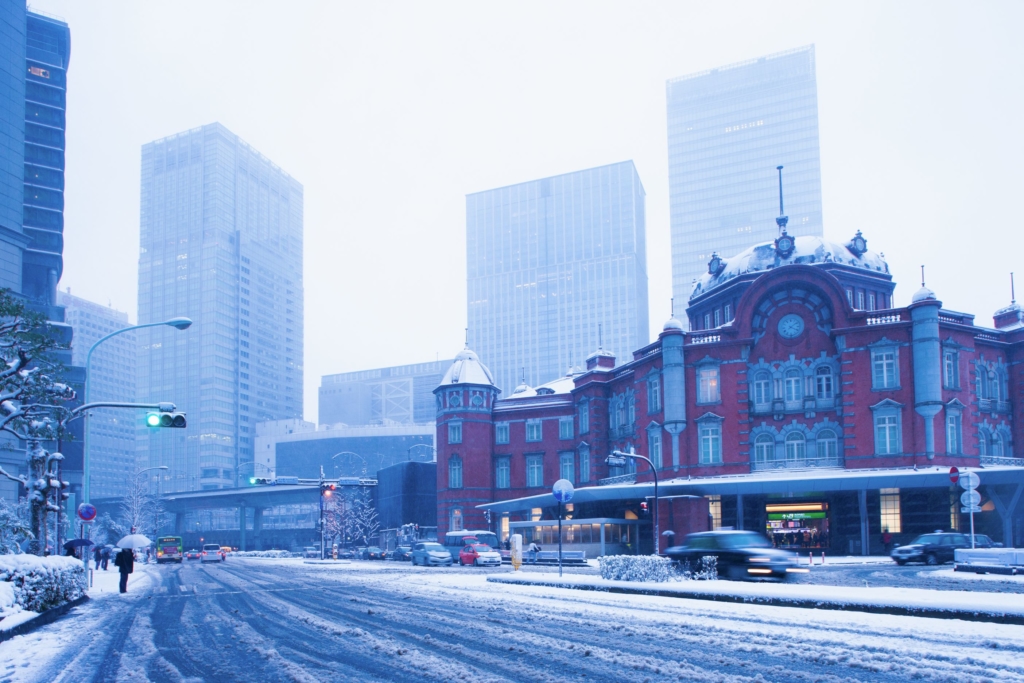 東京駅　雪