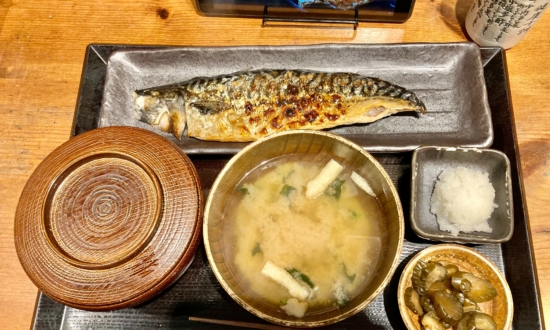 22種の干物定食を提供する「しんぱち食堂」。一番の人気メニューと早さの秘密を聞いた