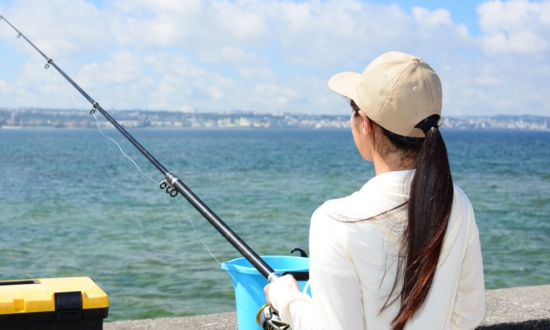 “釣りブーム”に湧く釣具業界。好調「シマノ」に続く競合2社で分かれた明暗