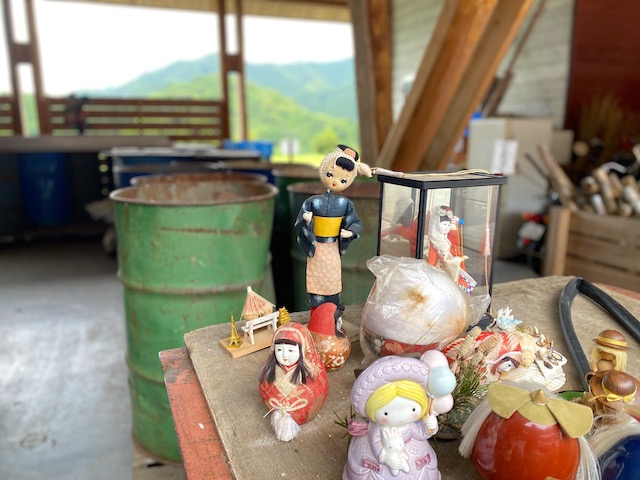 リサイクルが困難な日本人形などもくるくるショップに置いておくと外国人観光客がお土産に持ち帰ってくれることがあるという