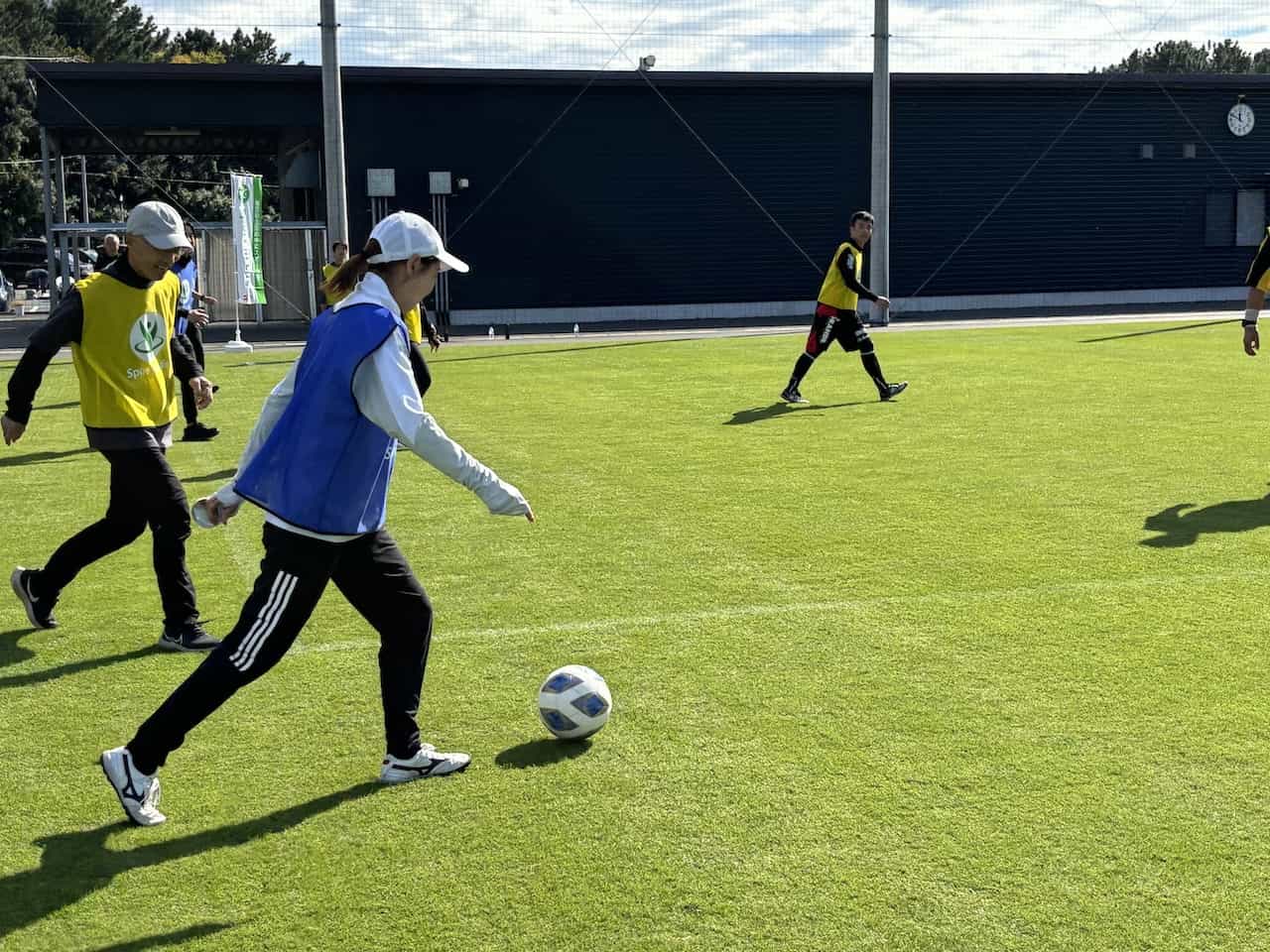 Sport in Life ウォーキングフットボールDay プレイ中　小林弥生さん