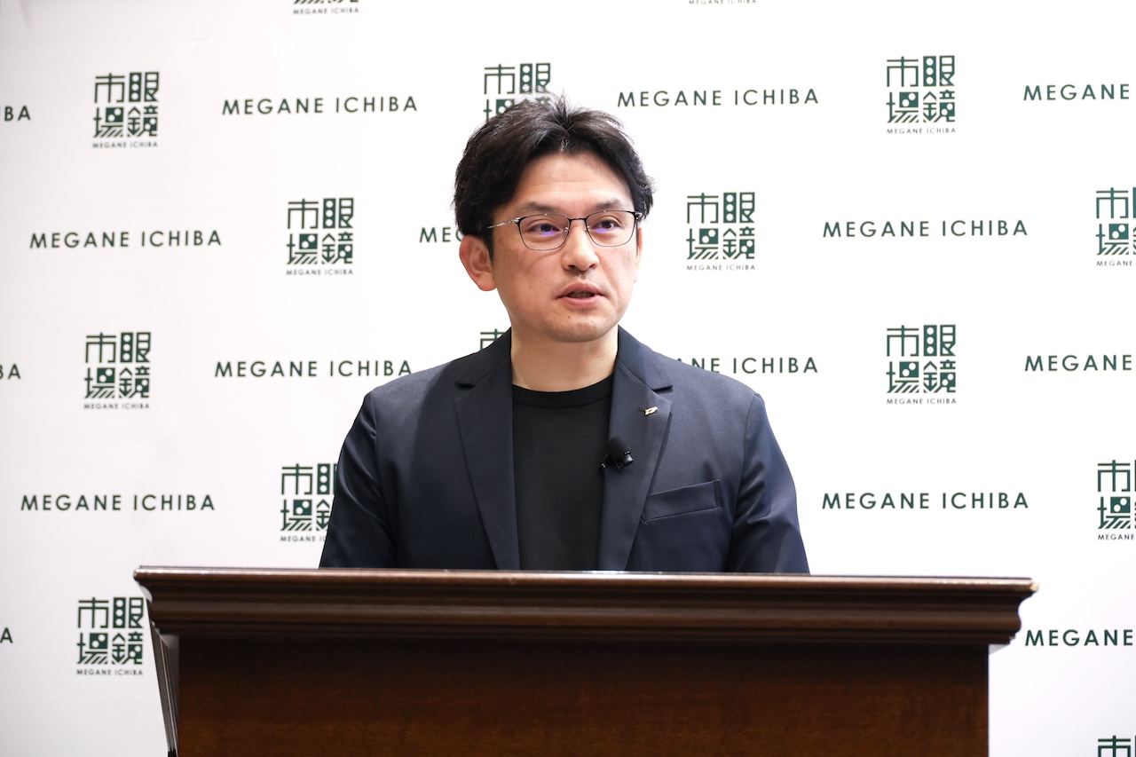 メガネトップ代表取締役社長の冨澤昌宏氏