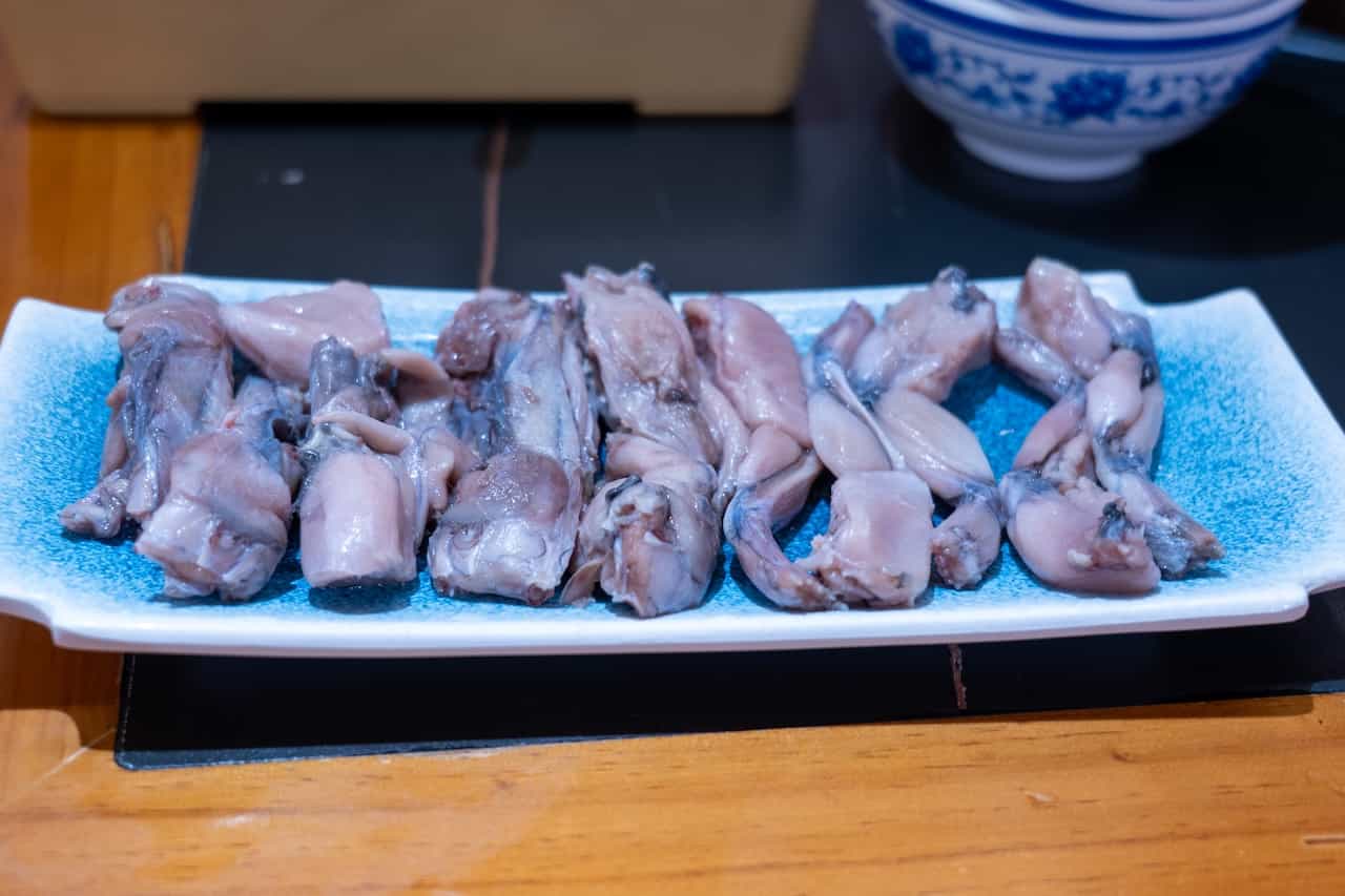 ウシガエルの足