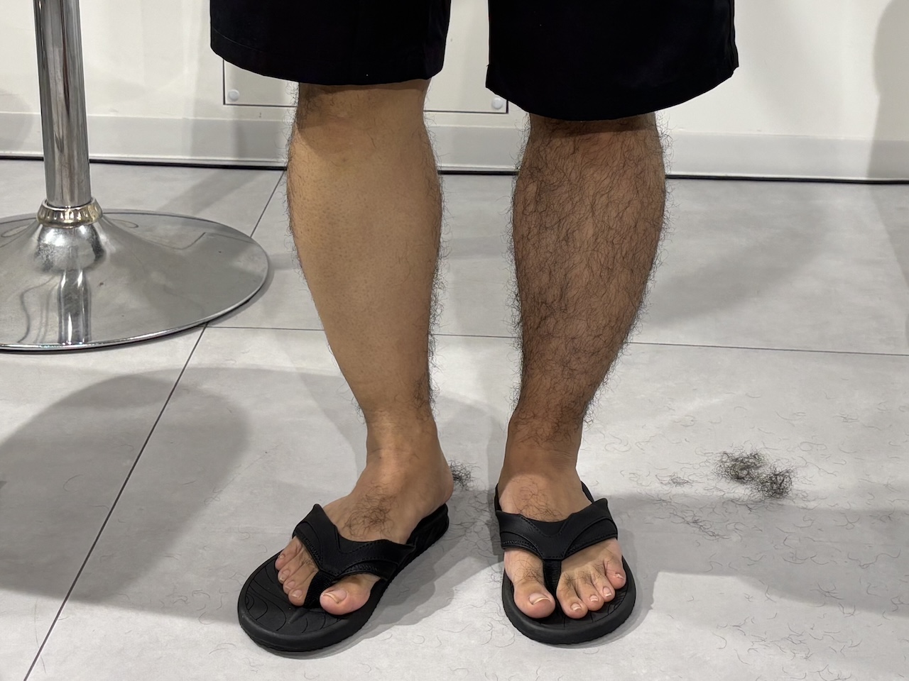 モデルの脚の毛を剃ったところ