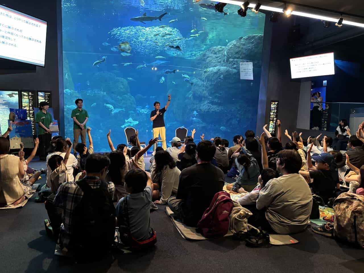 新江ノ島水族館えのすいトリーター・杉村誠さんのトーク場面