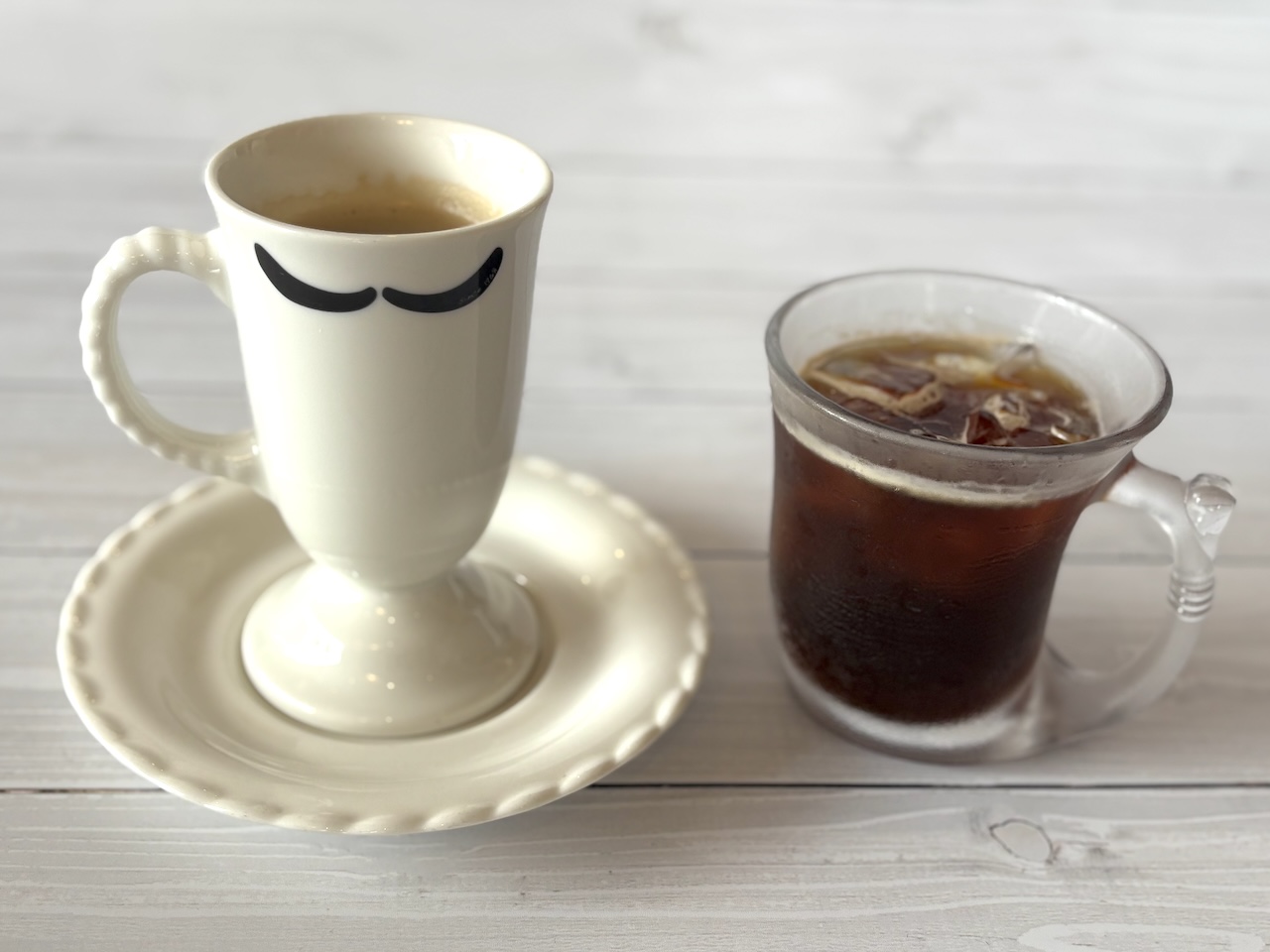 びっくりドンキーのホットコーヒーとアイスコーヒー