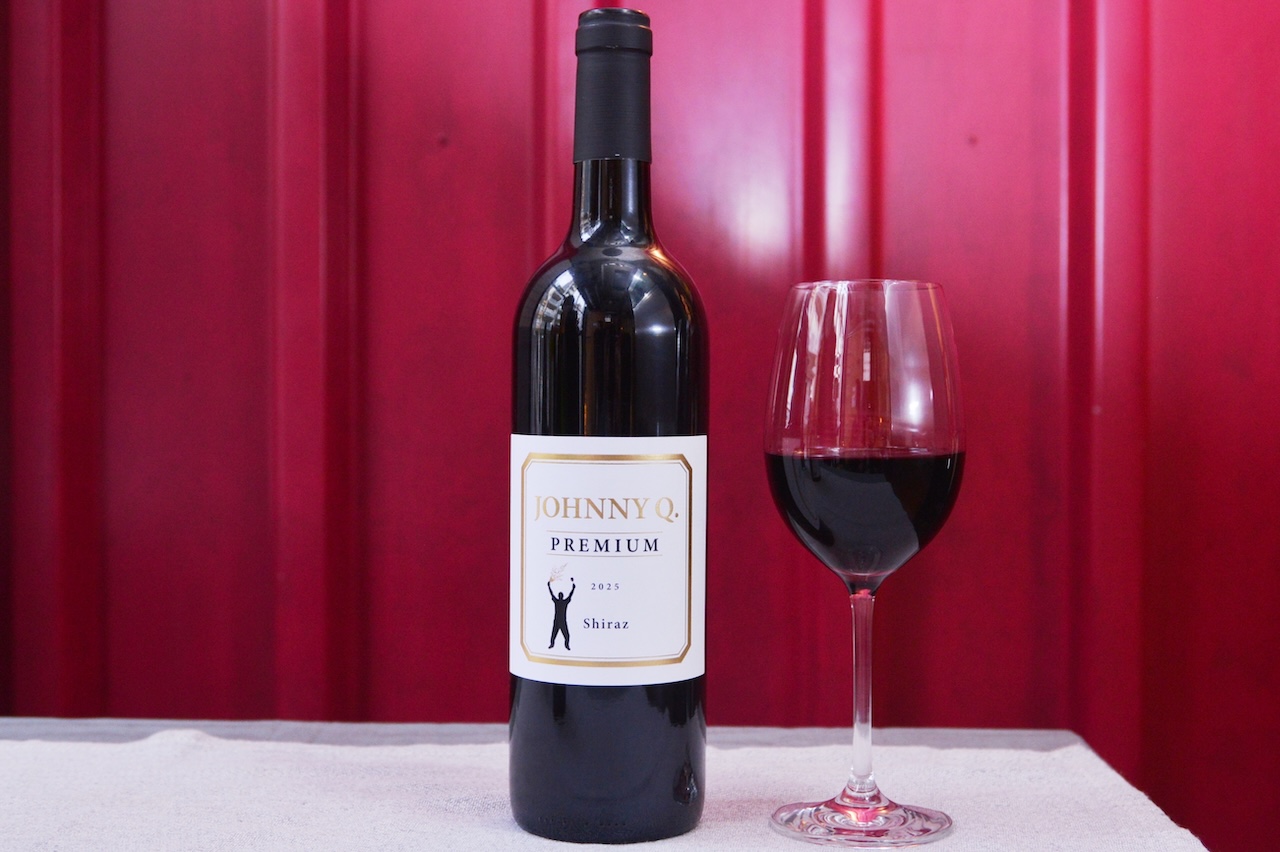 ワンランク上の「立冬ヌーヴォ」が「ジョニーQ ヌーヴォ プレミアム 2025」2,189円／750ml。豪州を代表する銘醸地マクラーレン・ヴェイルのシラーズを使用した、エレガントで力強い味わいだ