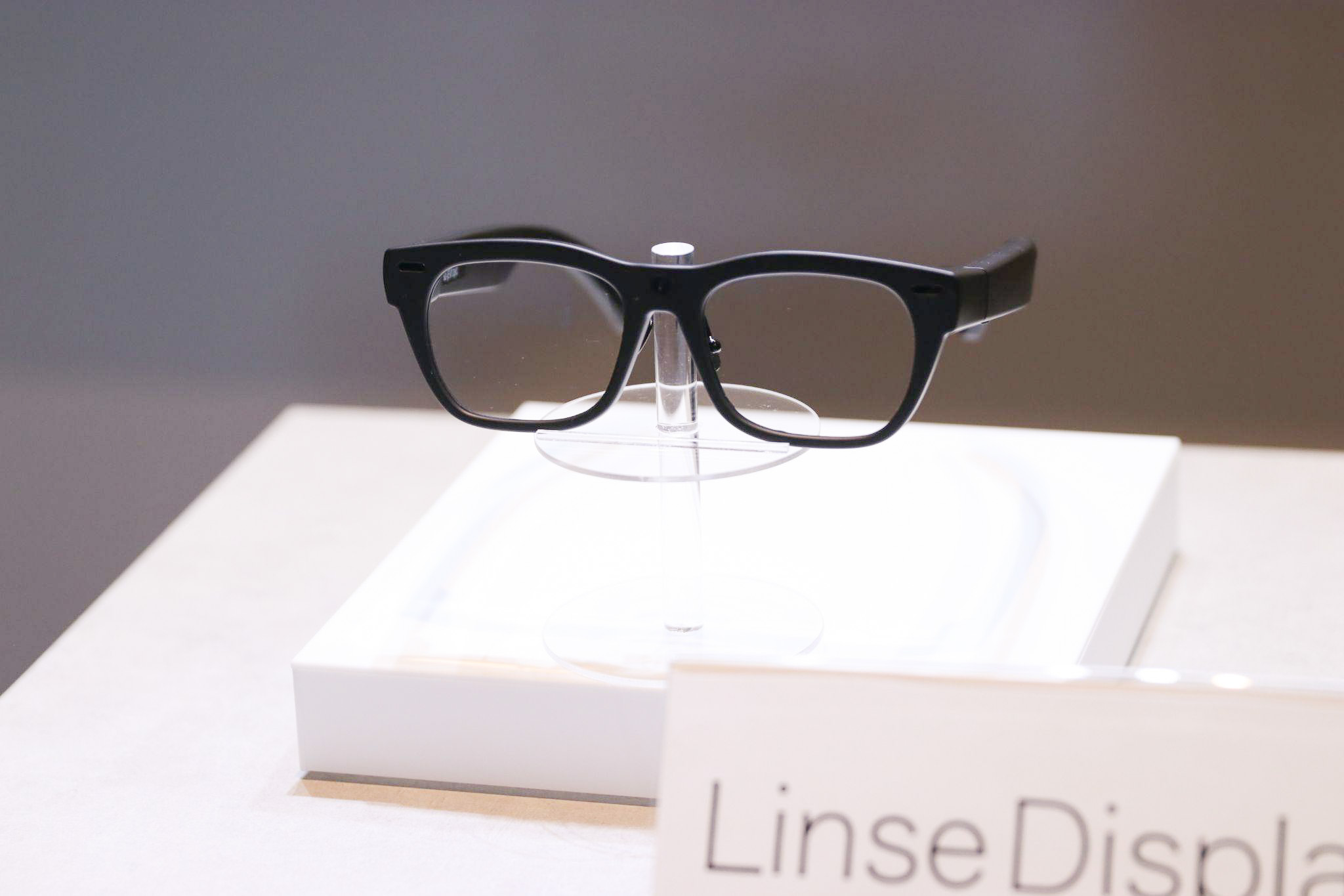 Megatop dévoile le prototype des lunettes Linse Display de Megane Ichiba